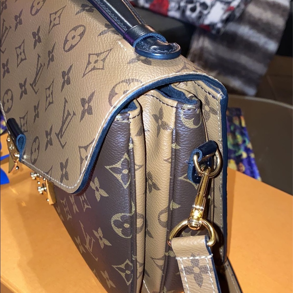 Louis Vuitton Pochette Metis Monogram Reverse - Picture 3 of 10
